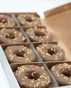 LoLo Gourmet Donut – Peanut Butter Flavor (Bulk)